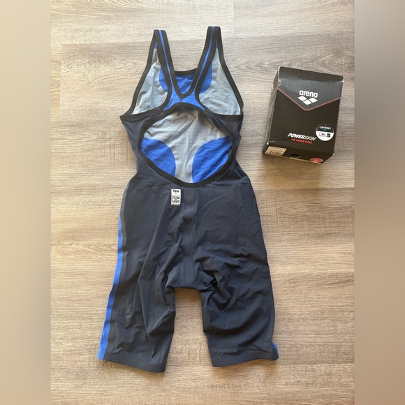Arena Carbon Air Tech Suit-size 26! - Picture 3 of 8